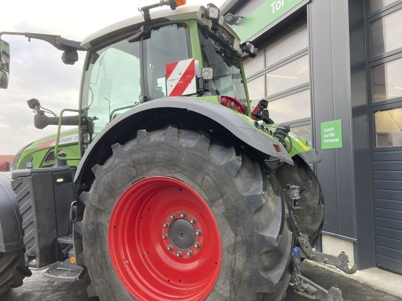 Fendt 724 VARIO S4 PROFI PLUS