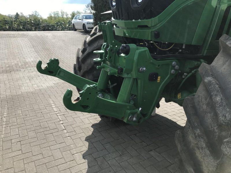 John Deere 6R 250