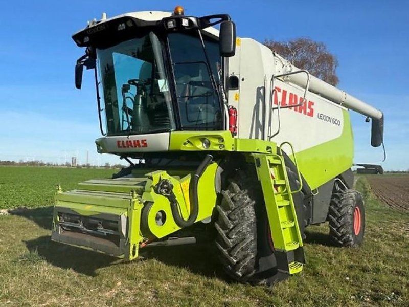 Claas Lexion 600 + SW V900 + Anhänger