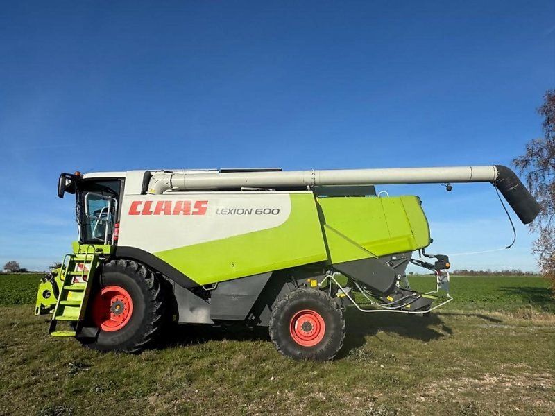 Claas Lexion 600 + SW V900 + Anhänger