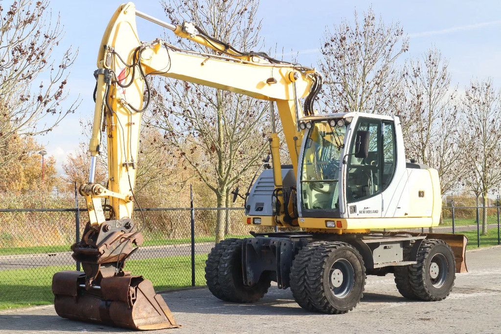 New Holland MH CITY | TILT BUCKET | QUICK COUPLER | DOZER BLADE