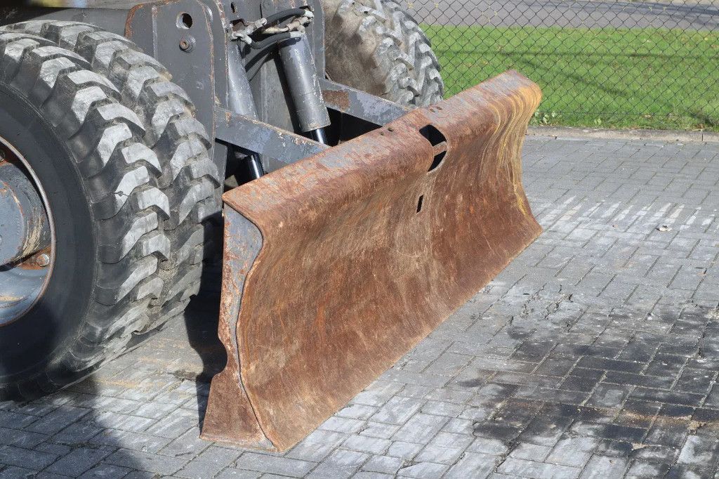 New Holland MH CITY | TILT BUCKET | QUICK COUPLER | DOZER BLADE