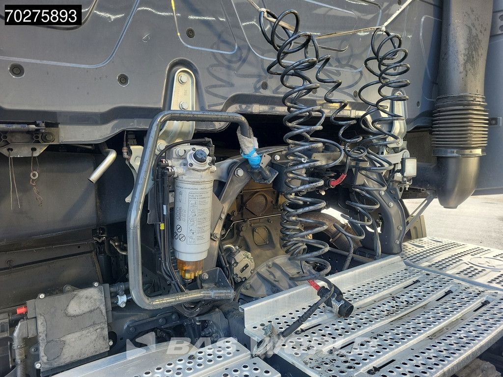 Mercedes Actros 1851 4X2 BigSpace 2xTanks Euro 6