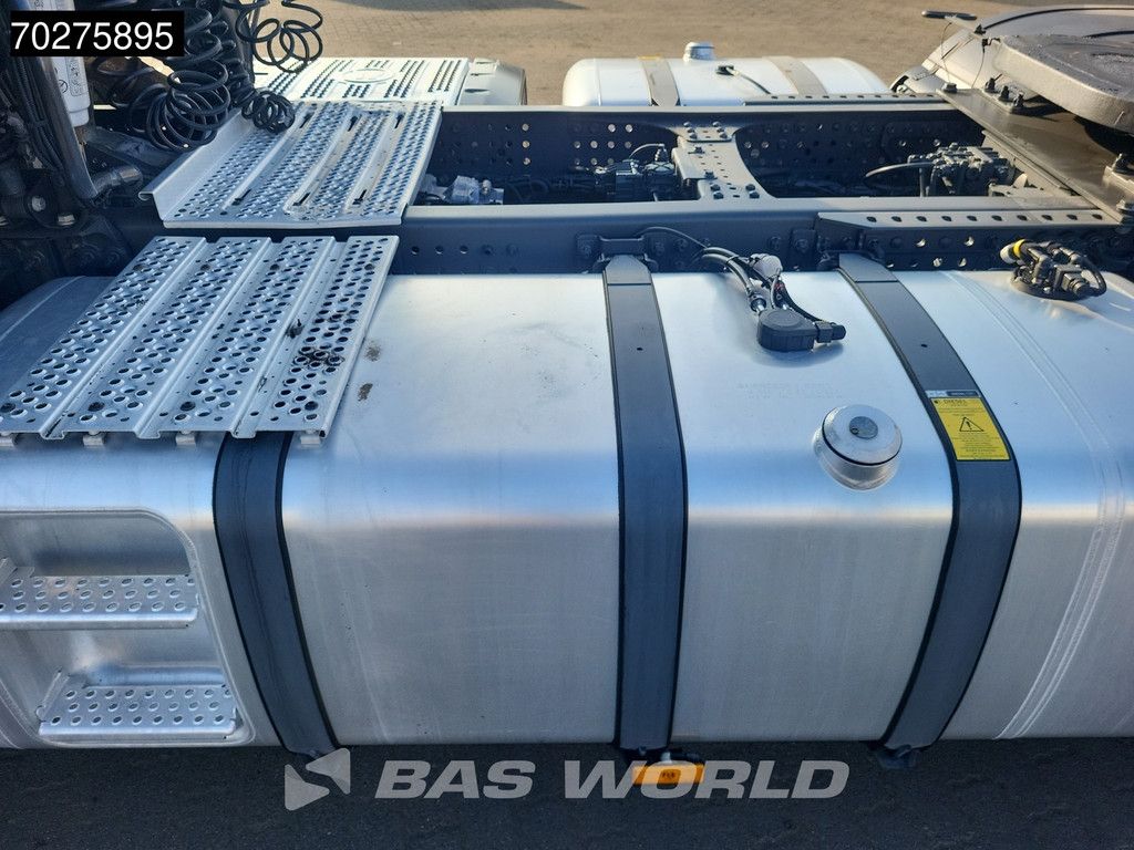 Mercedes Actros 1851 4X2 BigSpace 2x Tanks