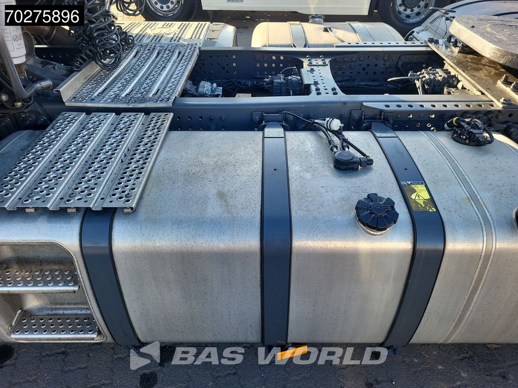 Mercedes Actros 1851 4X2 BigSpace 2x Tanks