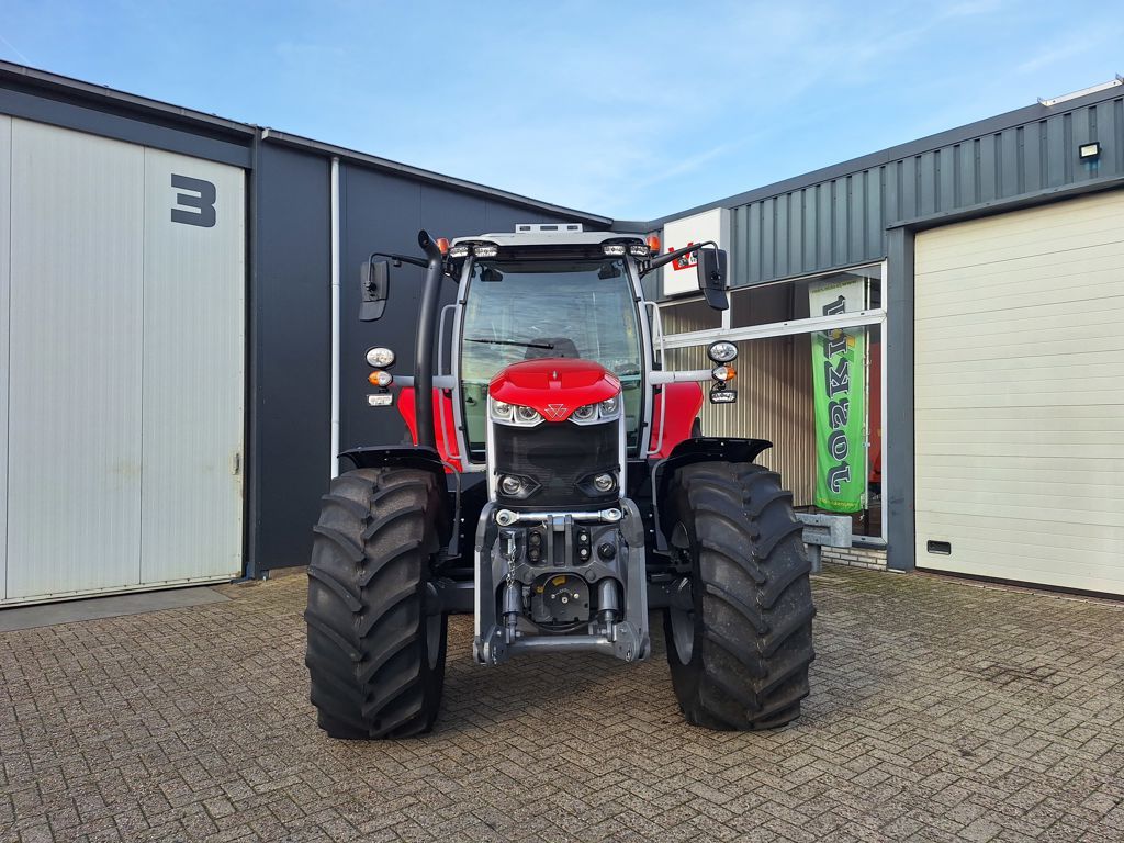Massey Ferguson 6S.155 DYNA-6 EXCLUSIVE