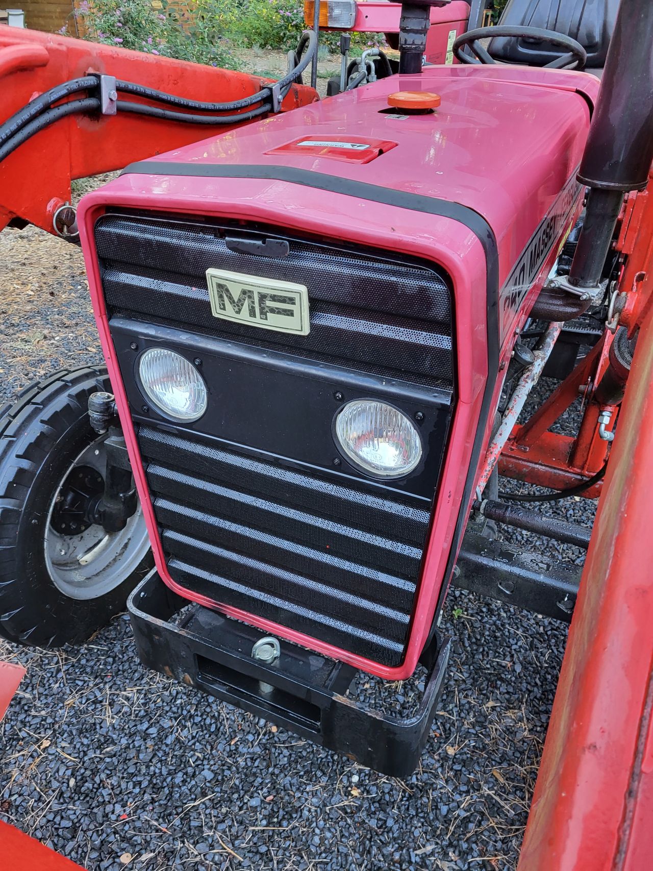 Massey Ferguson 240 tractor met hef/laadbak
