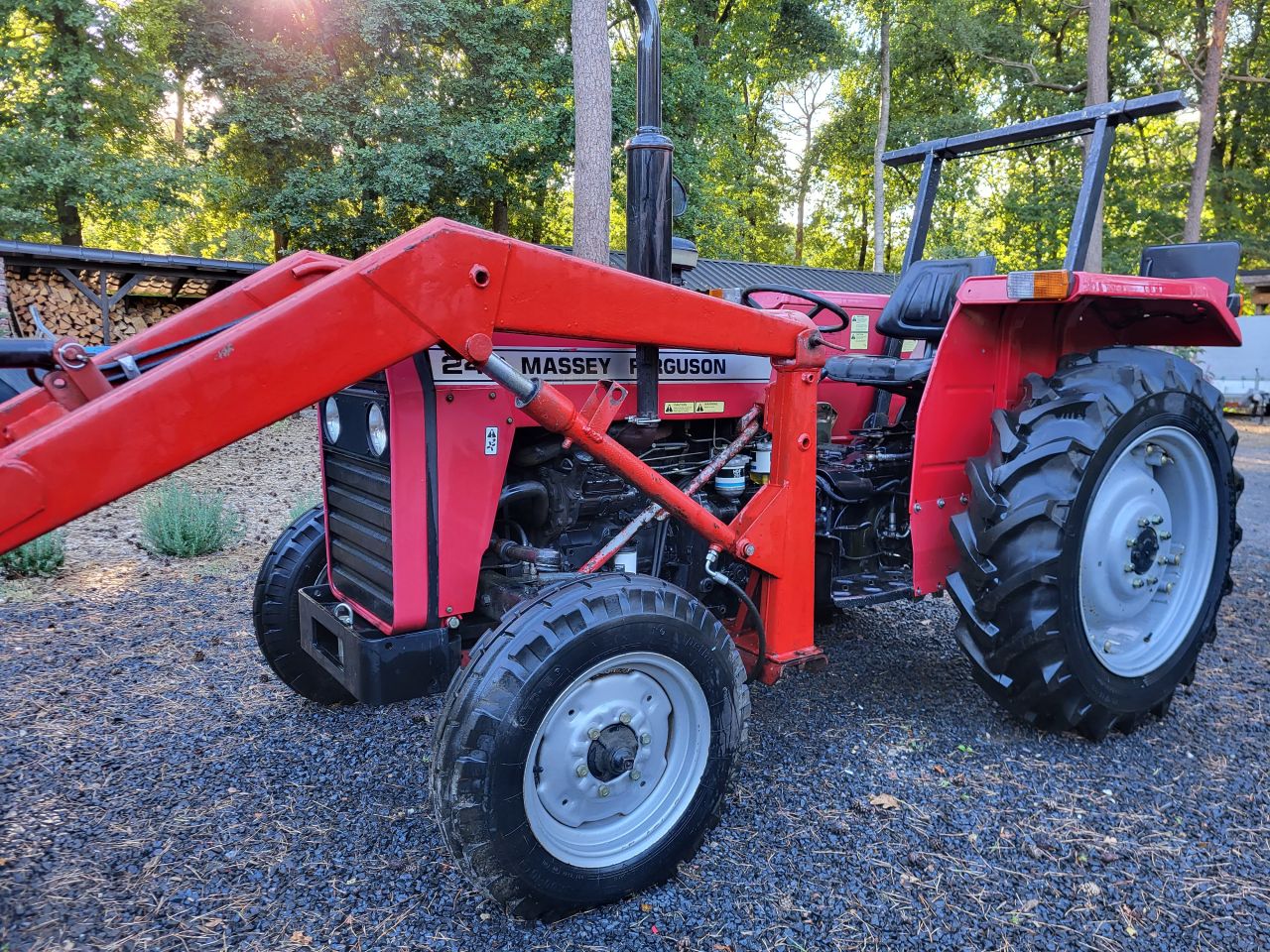 Massey Ferguson 240 tractor met hef/laadbak