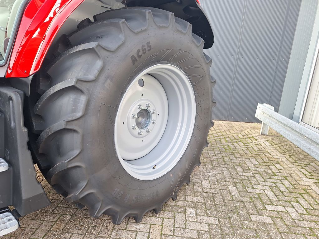 Massey Ferguson 6S.155 DYNA-6 EXCLUSIVE