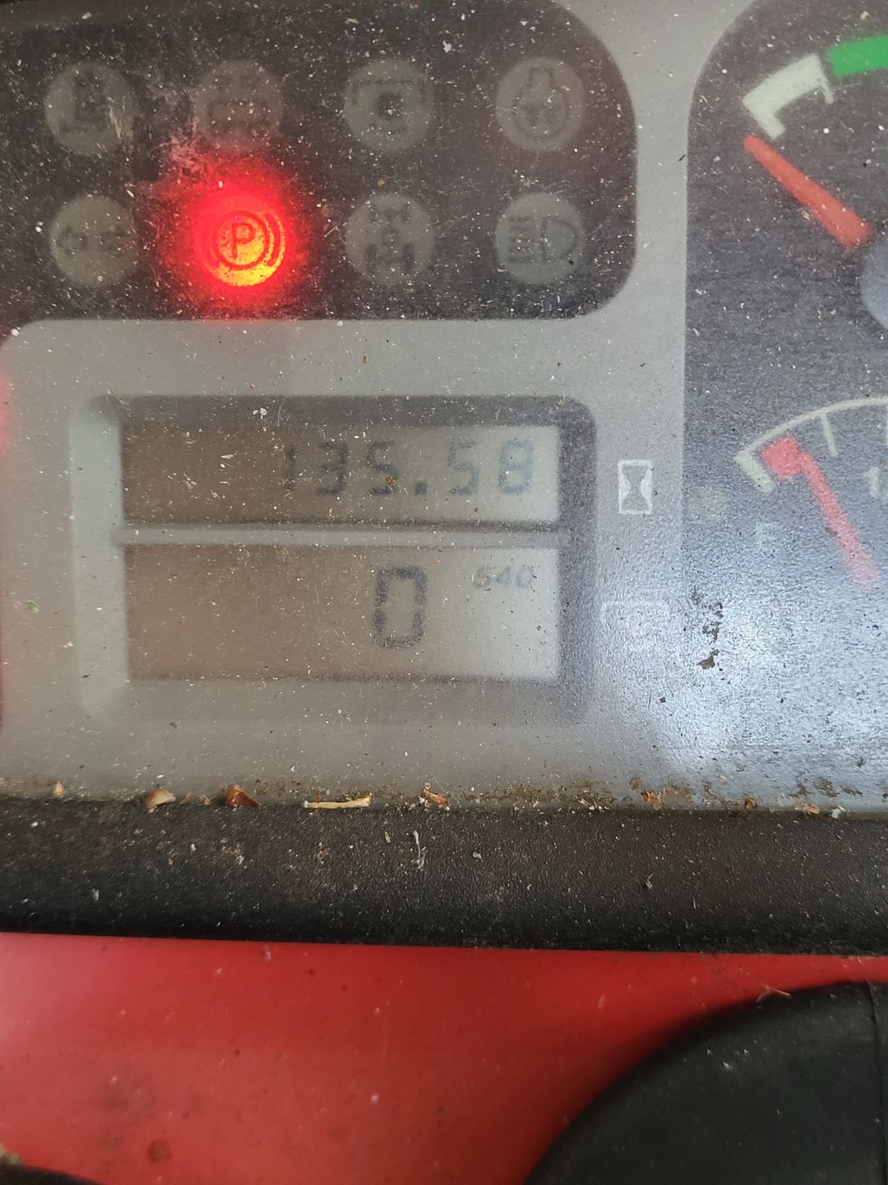 Massey Ferguson 240 tractor met hef/laadbak