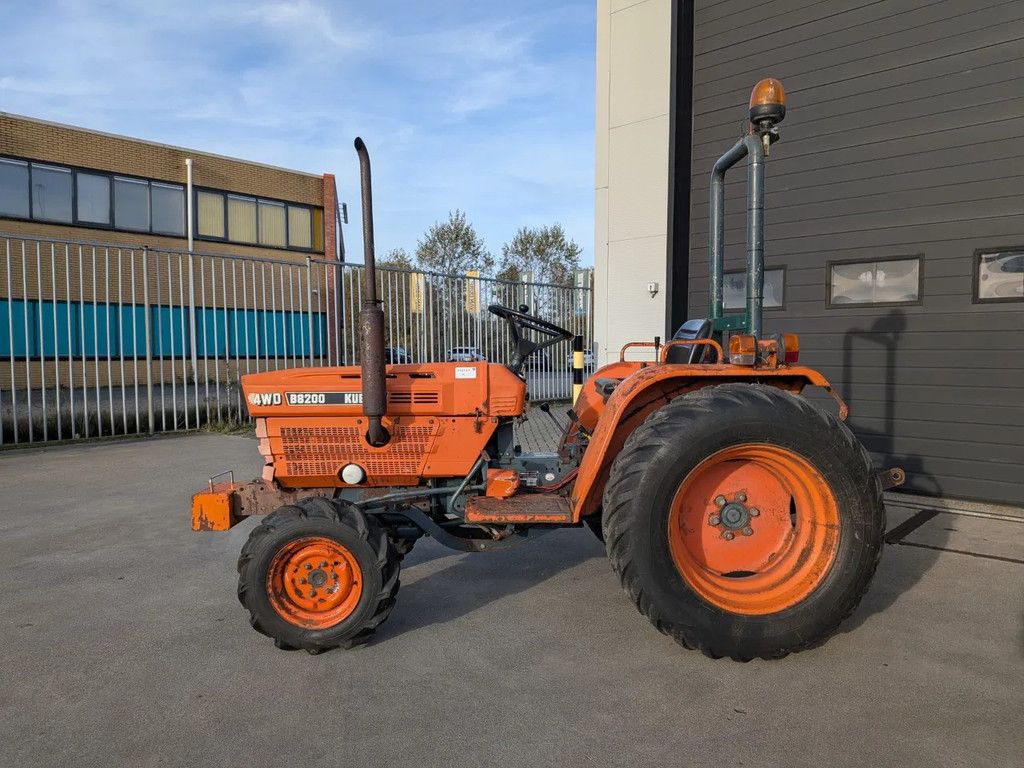 Kubota B8200 D8200