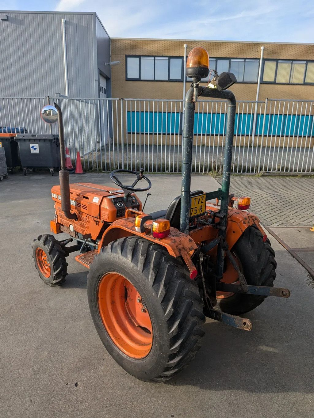 Kubota B8200 D8200