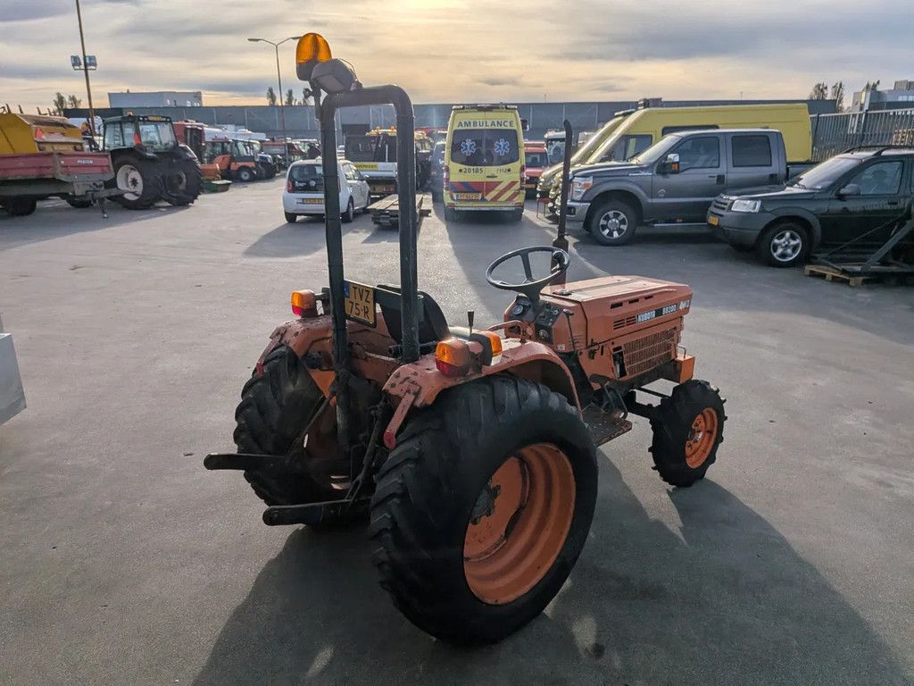 Kubota B8200 D8200