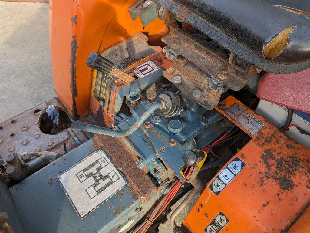 Kubota B8200 D8200
