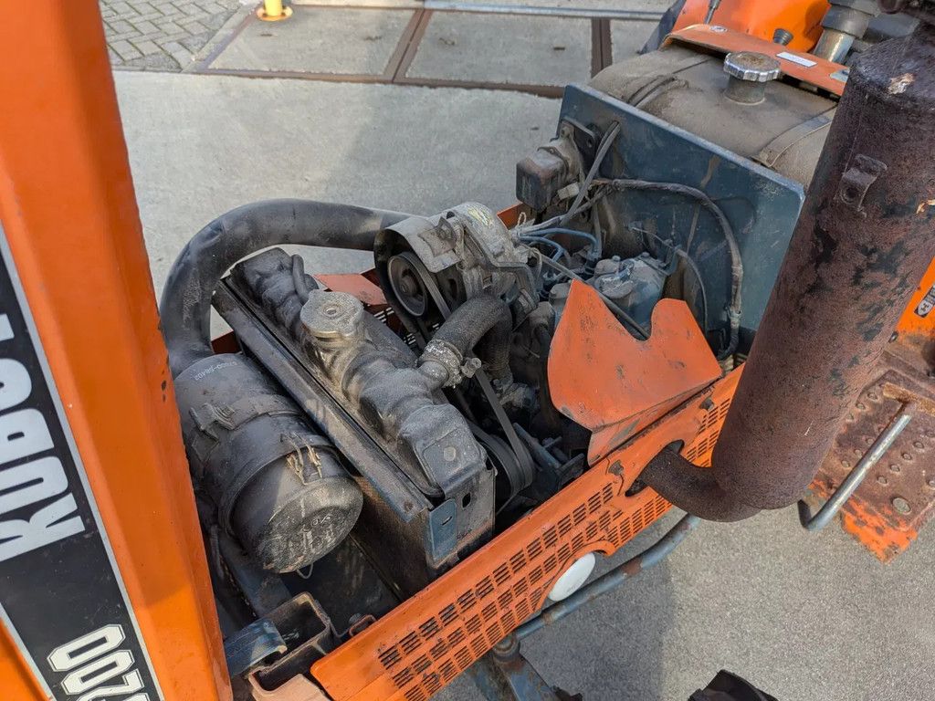 Kubota B8200 D8200