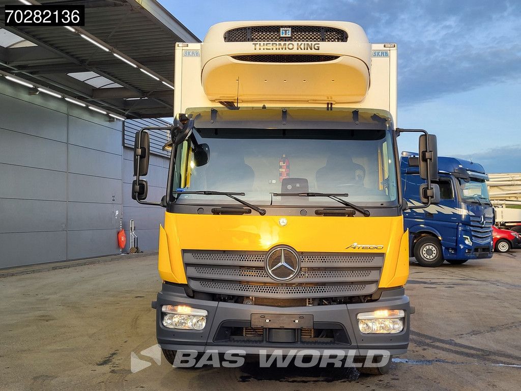 Mercedes Atego Atego 1524 4X2 15tonner Thermo King T-1200R 1500kg Ladebordwand Euro 6