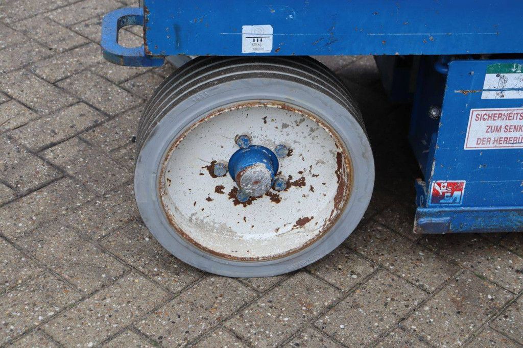 Scissor lift Skyjack SJIII 3226 Electric 9.9m 2015