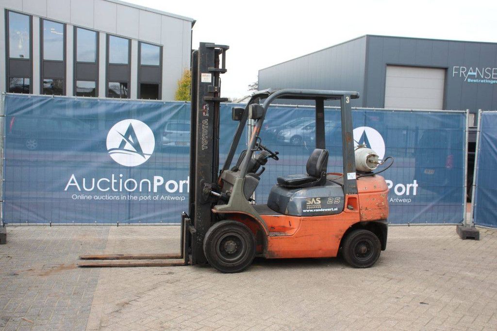 Forklift Toyota 42-7FGF25 LPG 2500kg 4.0m 2001