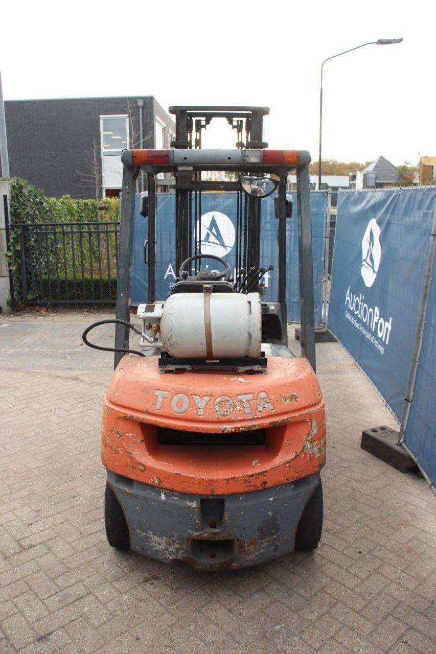 Forklift Toyota 42-7FGF25 LPG 2500kg 4.0m 2001