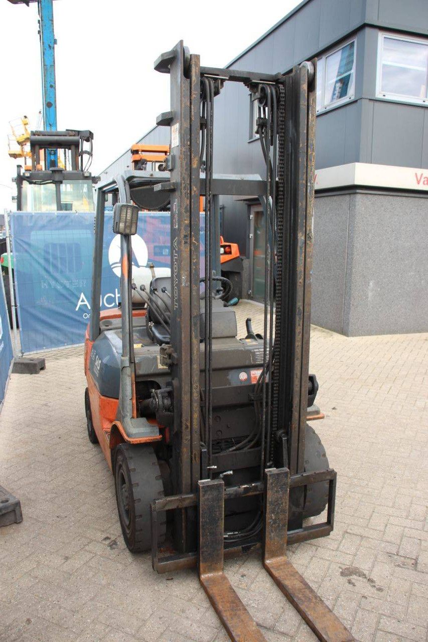 Forklift Toyota 42-7FGF25 LPG 2500kg 4.0m 2001