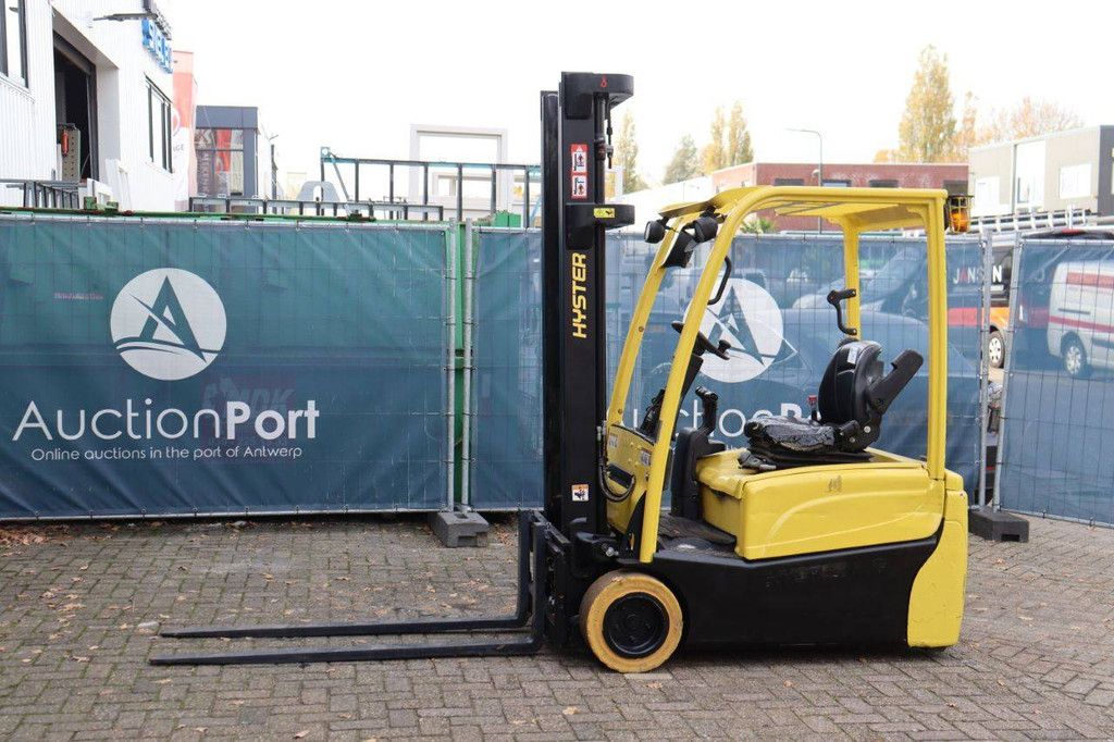 Hyster J2.0XNT MWB Electric Forklift 1910kg 3.93m 2015