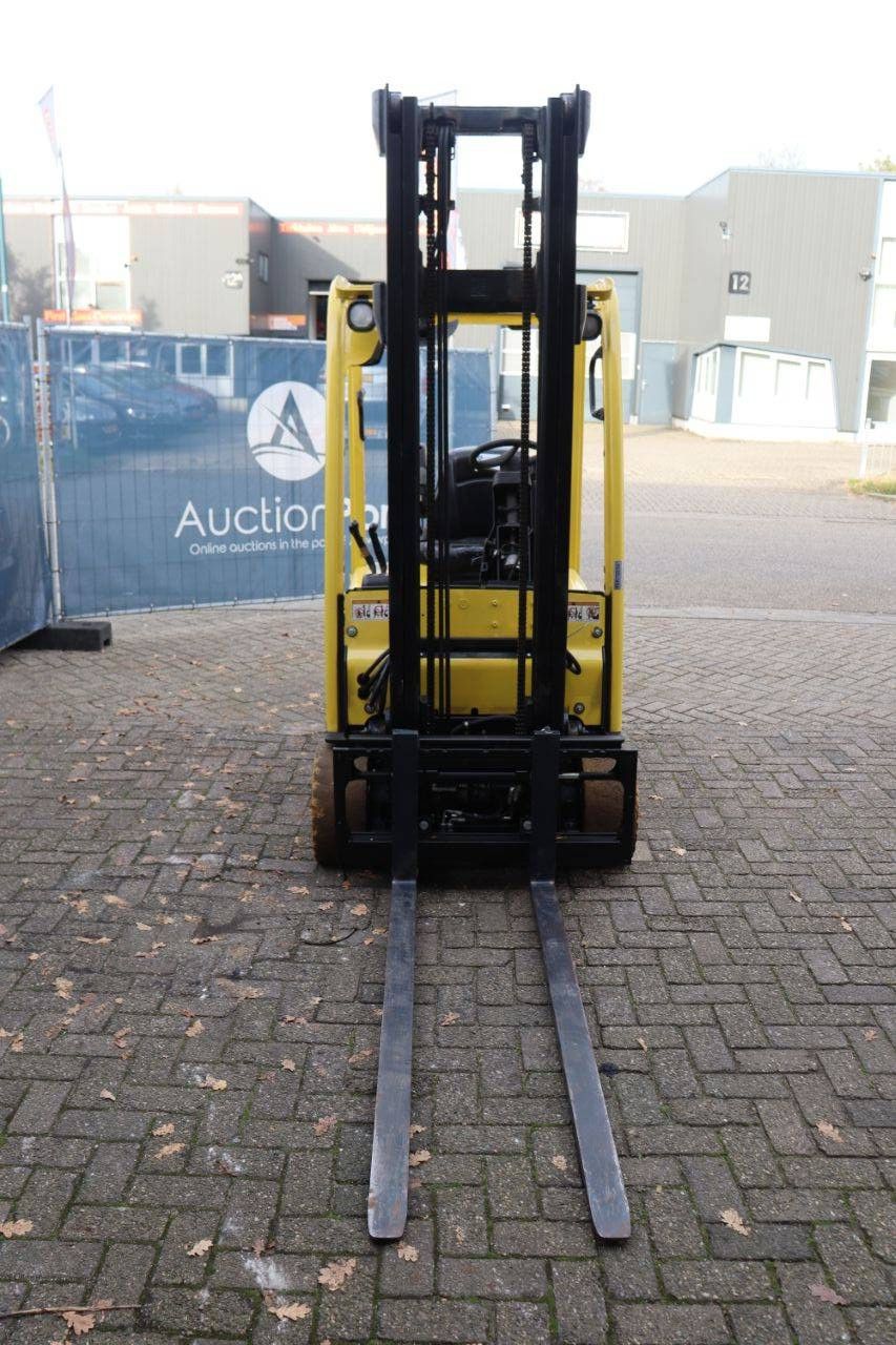 Hyster J2.0XNT MWB Electric Forklift 1910kg 3.93m 2015