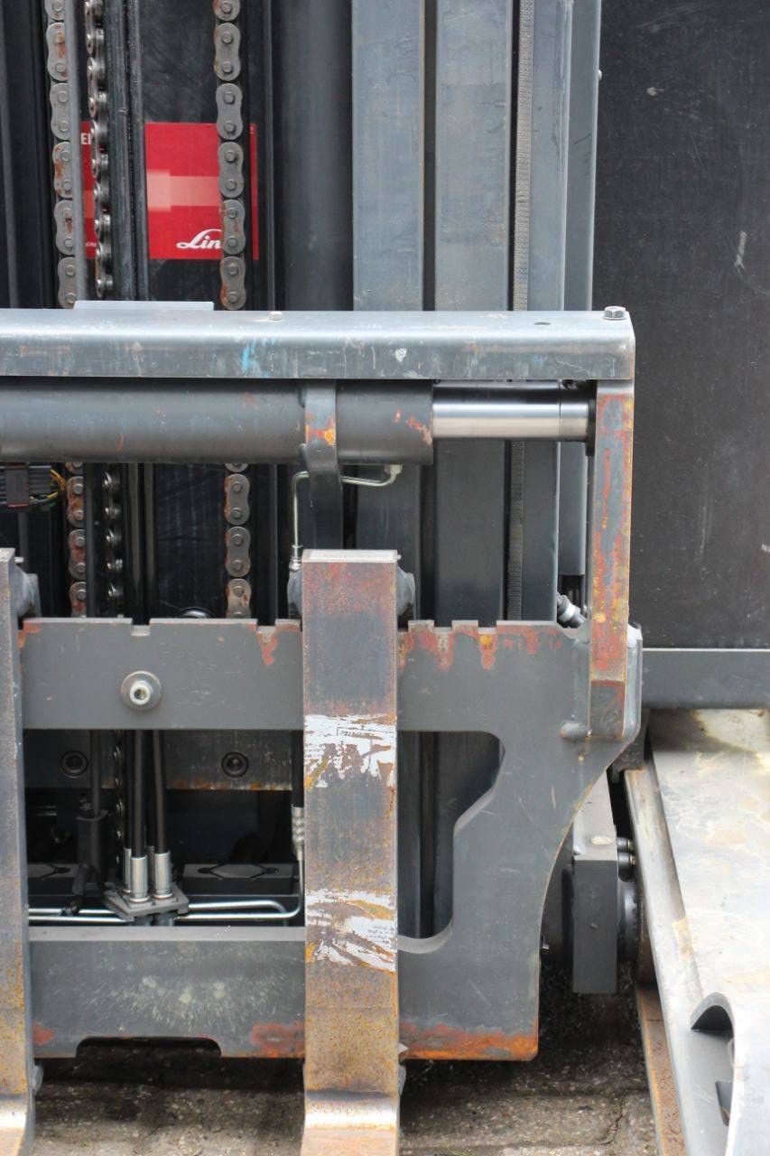 Schubmaststapler Linde R14-01 Elektro 1400 kg 8,6 m 2016