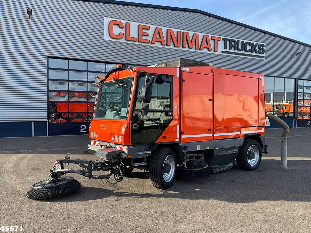 Dulevo 5020 Euro 6 with 3-rd brush