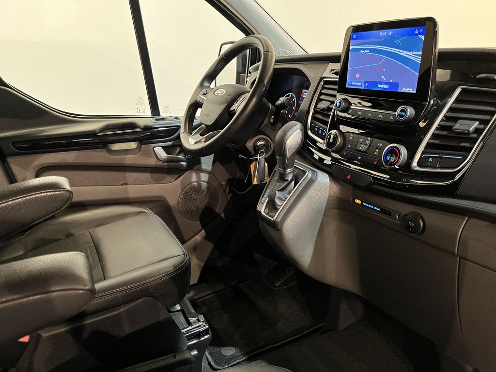 Ford Transit Custom 320 2.0 TDCI L2H1 Active 170 PK Automaat DC Dubbel Cabine / Euro 6 / 2X Schuifdeur / Airco / Cruise Control / Camera / CarPlay / Navigatie / Trekhaak / 52.500 KM !!