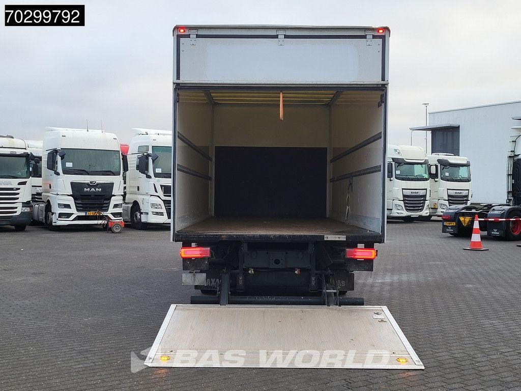 Mercedes Atego 818 4X2 8tonner Automatic 1000kg Ladebordwand Euro 6