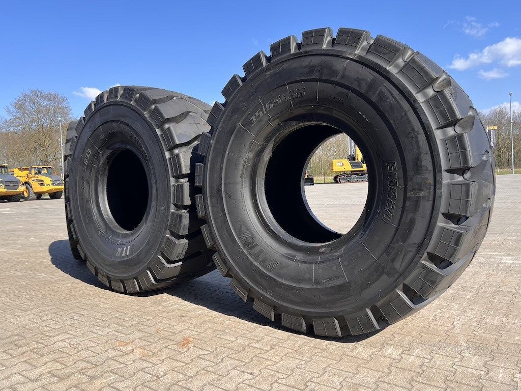 CAT 988 TYRES - EMR20 35/65 R33