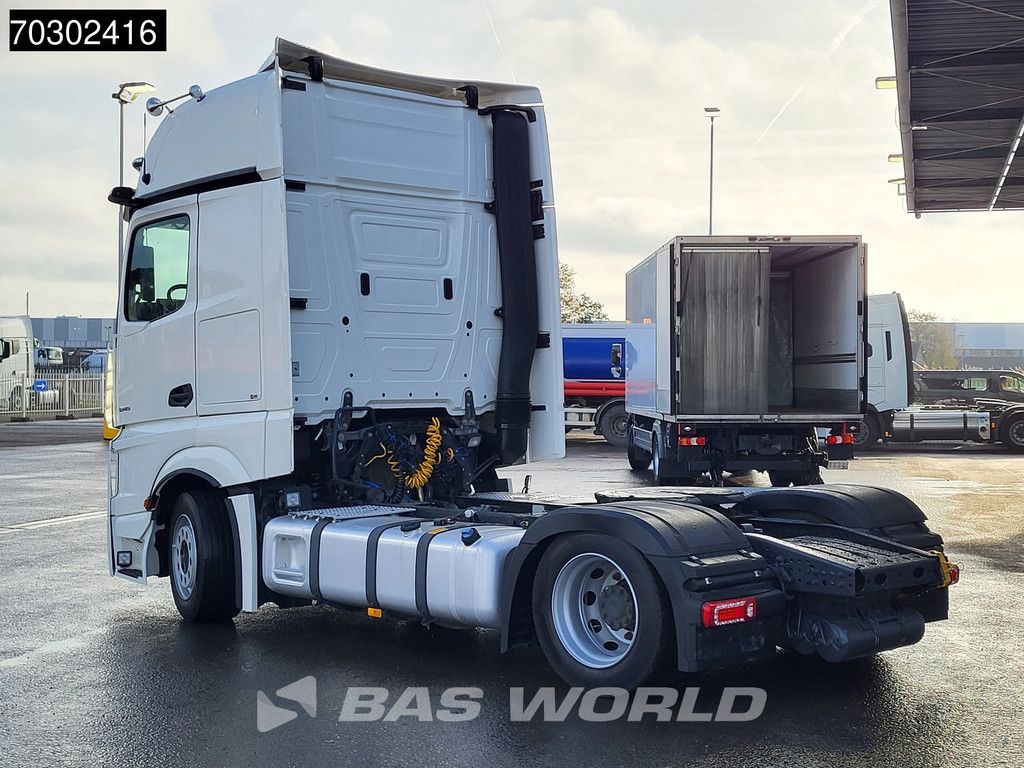 Mercedes Actros 1845 4X2 GigaSpace Mega Retarder 2x Tanks Standklima Xenon Euro 6