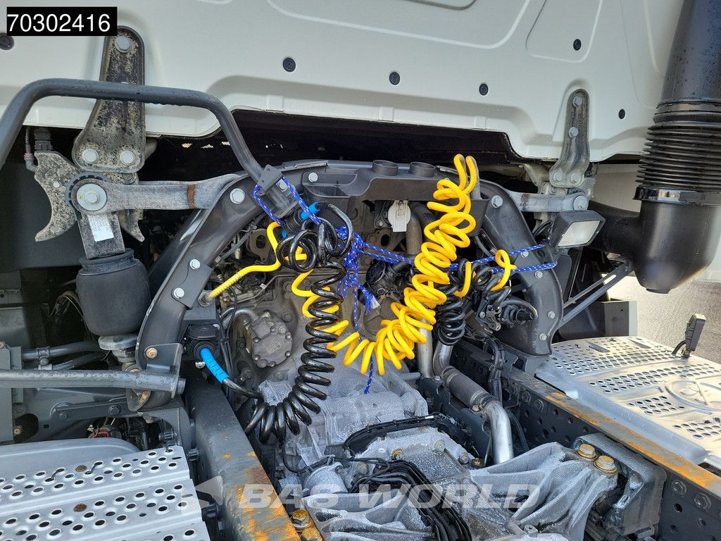 Mercedes Actros 1845 4X2 GigaSpace Mega Retarder 2x Tanks Standklima Xenon Euro 6