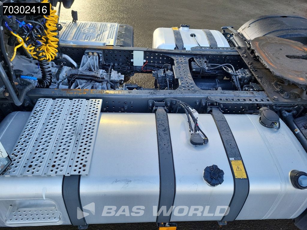 Mercedes Actros 1845 4X2 GigaSpace Mega Retarder 2x Tanks Standklima Xenon Euro 6