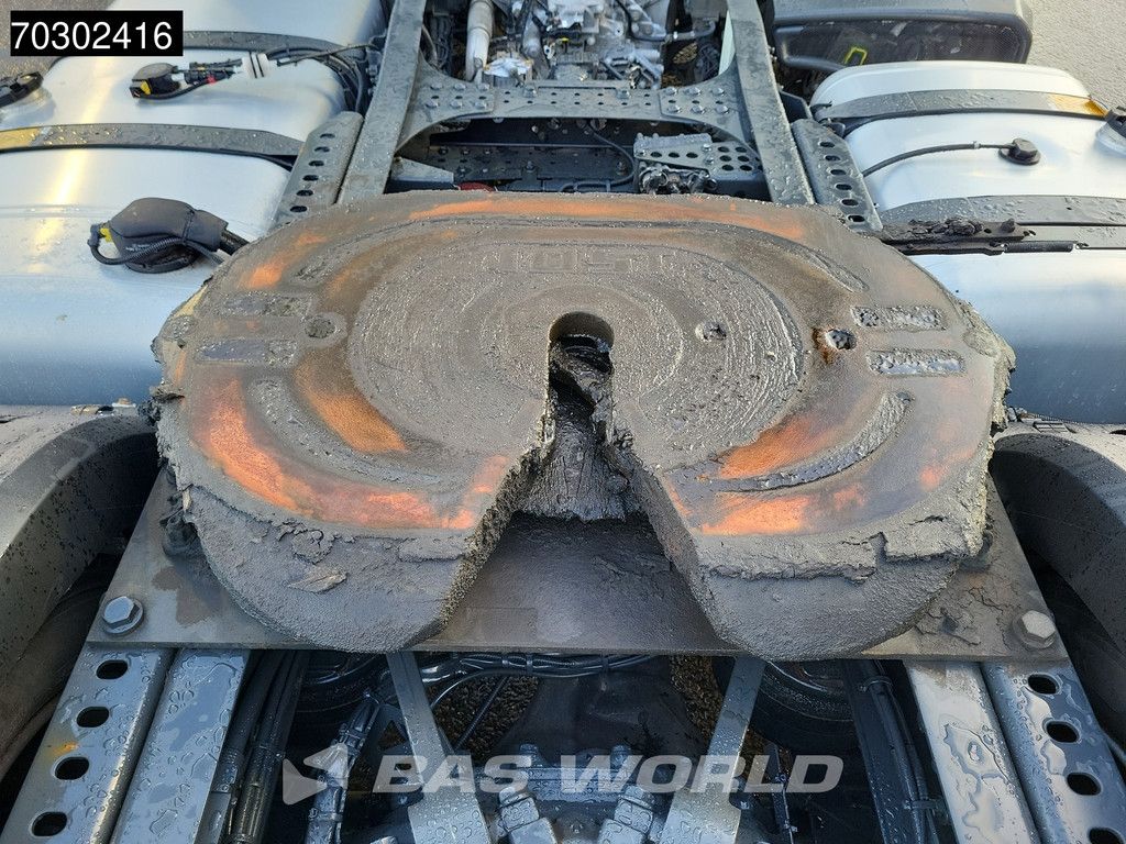 Mercedes Actros 1845 4X2 GigaSpace Mega Retarder 2x Tanks Standklima Xenon Euro 6