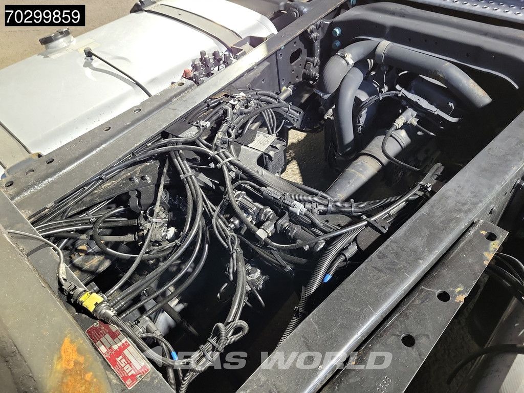 MAN TGX 18.460 4X2 XLX Retarder 2x Tanks