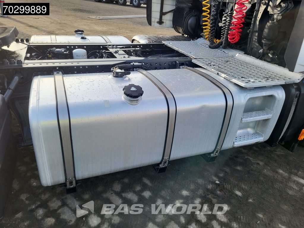 Iveco S-Way 460 4X2 Mega Retarder 2xTanks ACC Euro 6