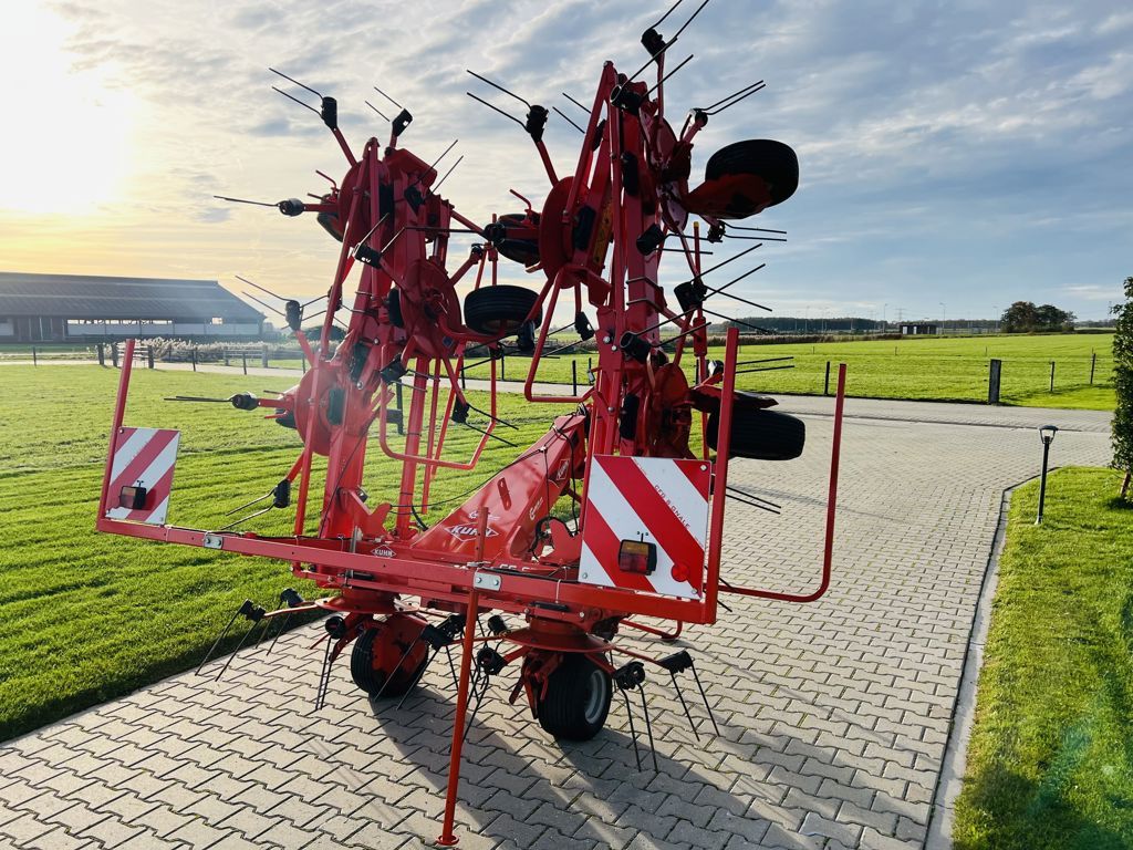 Kuhn GF8702