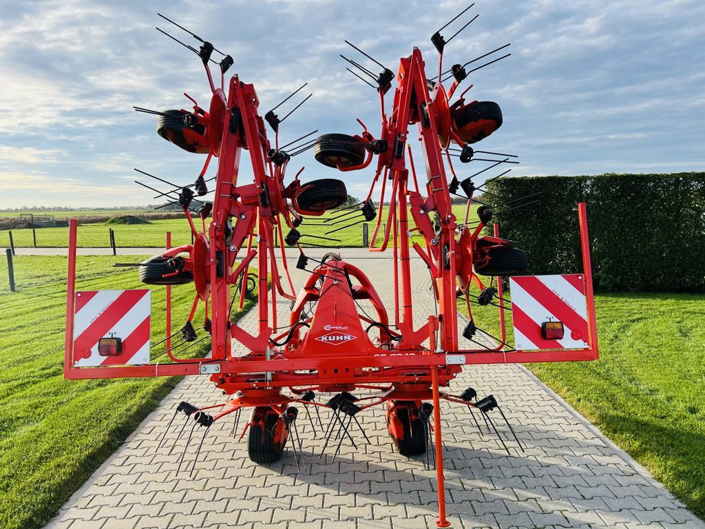 Kuhn GF8702