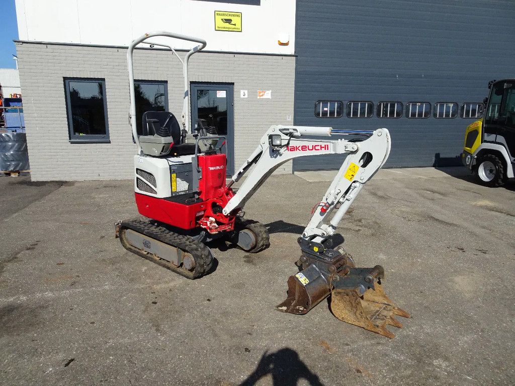 Takeuchi TB210