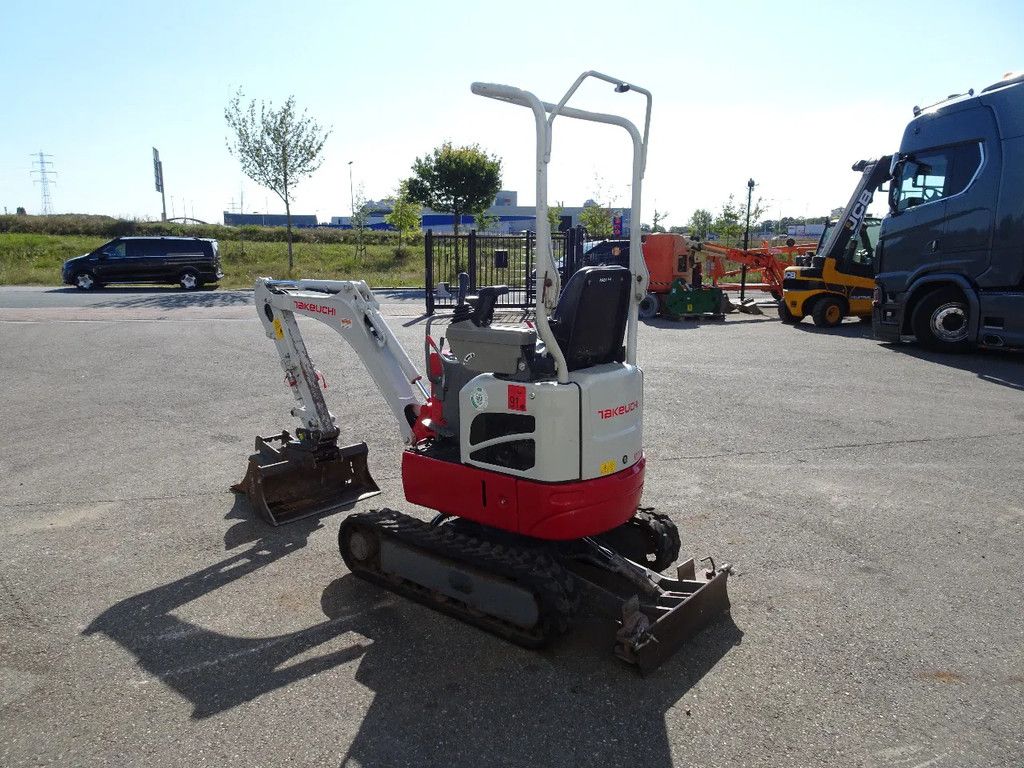 Takeuchi TB210