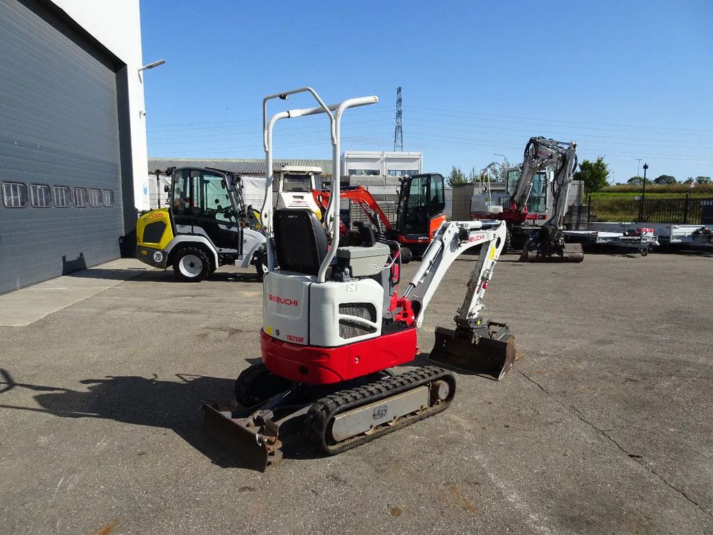 Takeuchi TB210