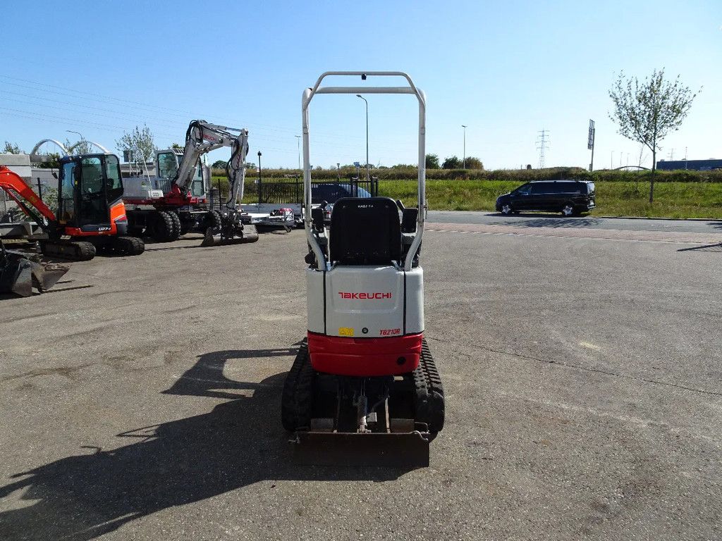 Takeuchi TB210