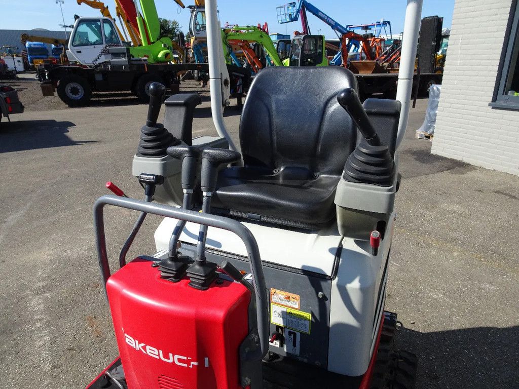 Takeuchi TB210