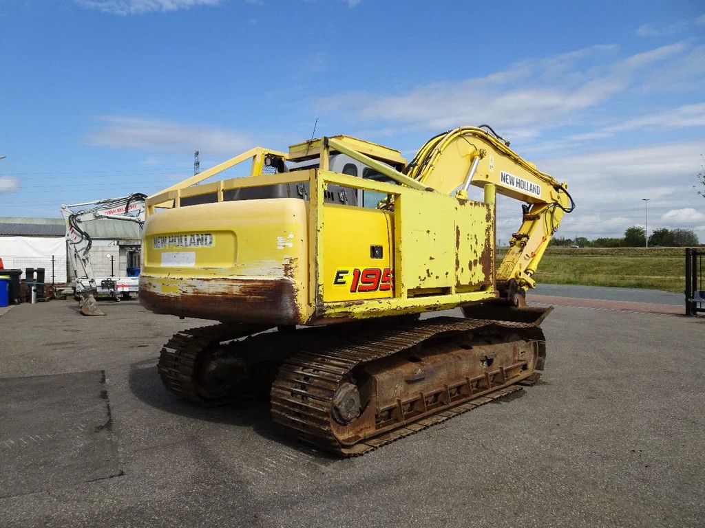 New Holland E195