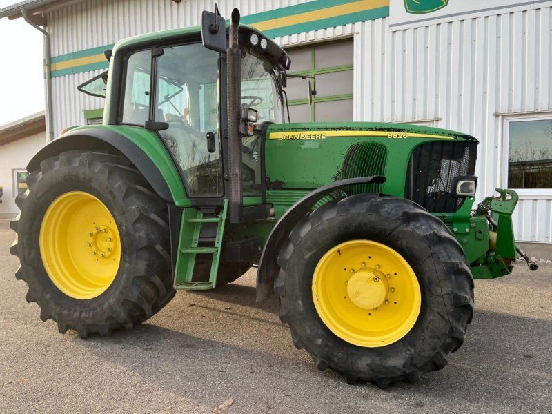 John Deere 6820