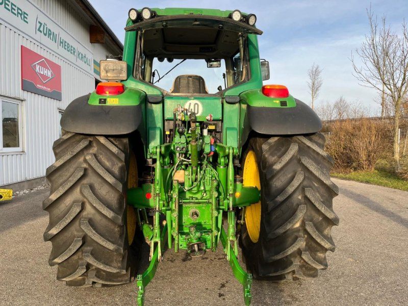 John Deere 6820