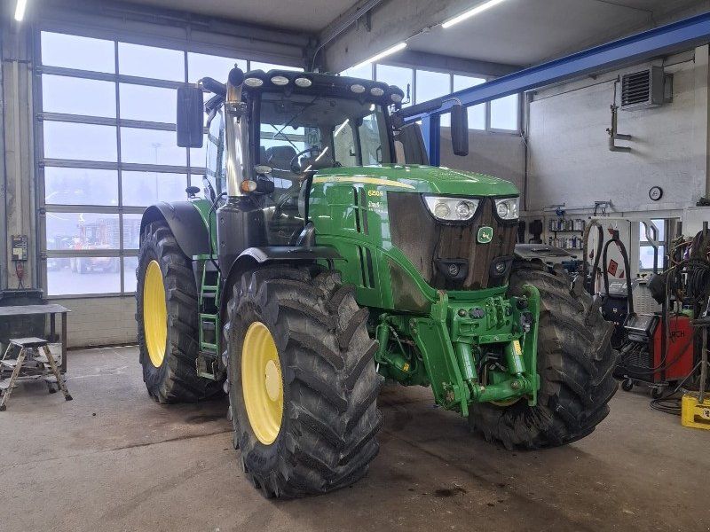 John Deere 6250R Im Kundenauftrag