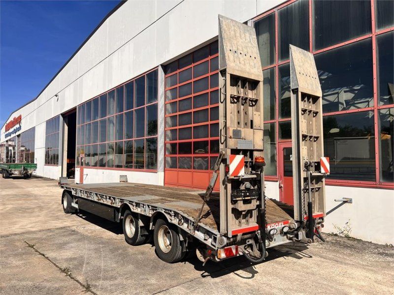 Kögel AT 30 3 Achs Tieflader 8,5 m