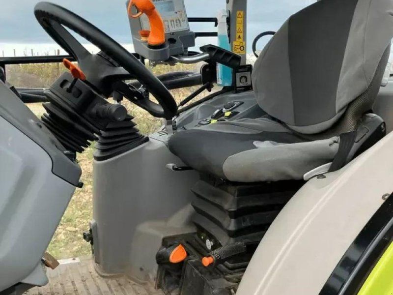 Claas nexos 240 m tradition